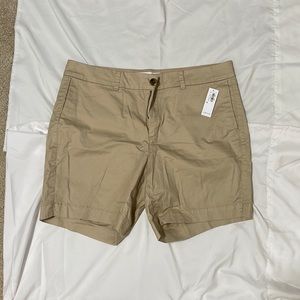 Old Navy Mid Rise Everyday Short